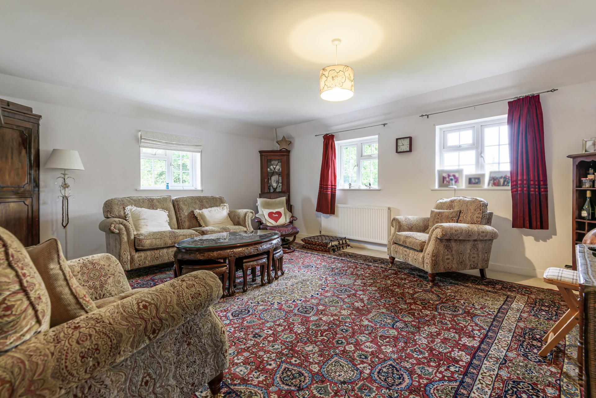 Detached House for sale with 7 bedrooms, Warren Drive, Kingswood Fine