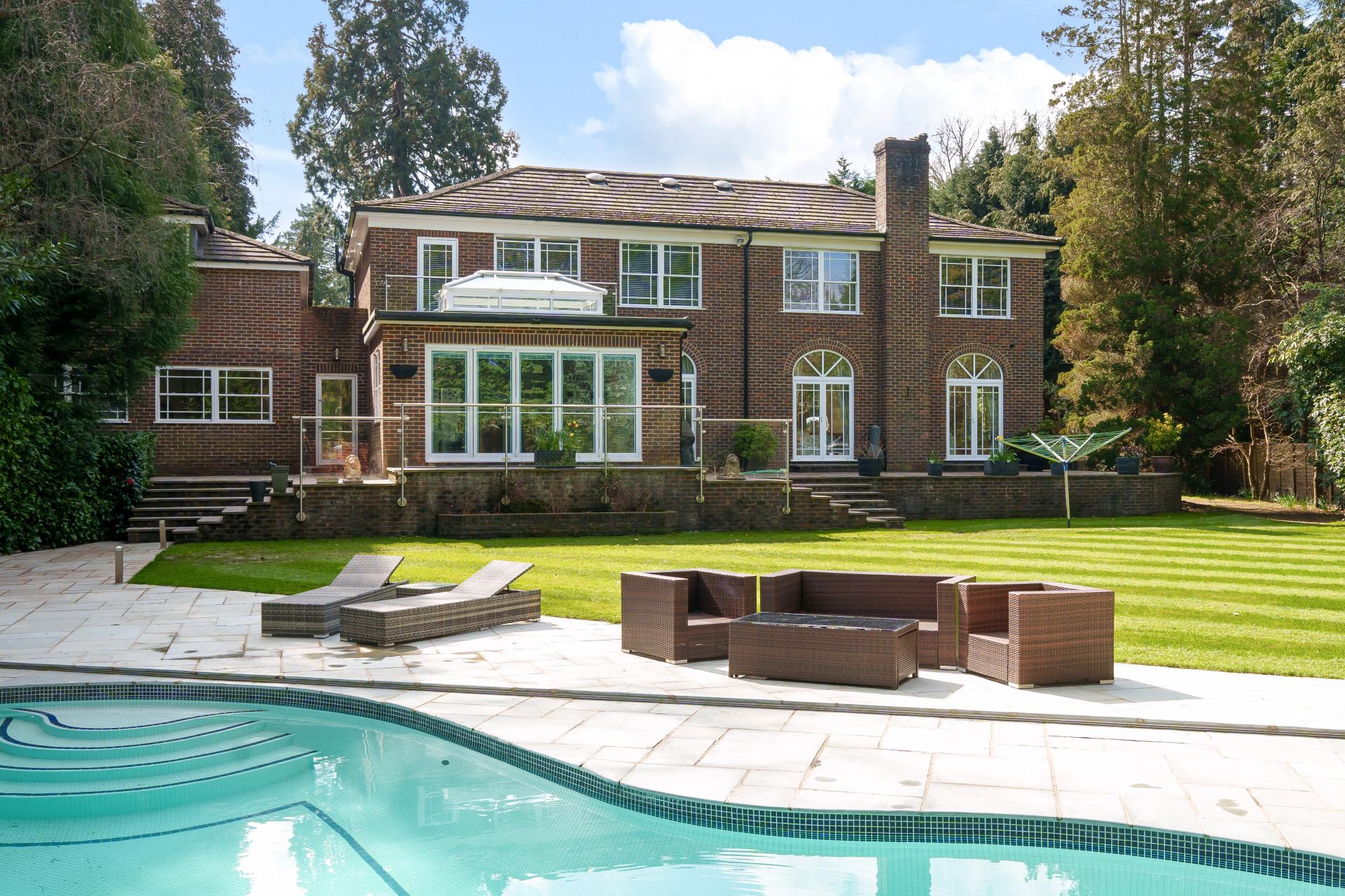 Detached House for sale with 7 bedrooms, Waterhouse Lane, Kingswood