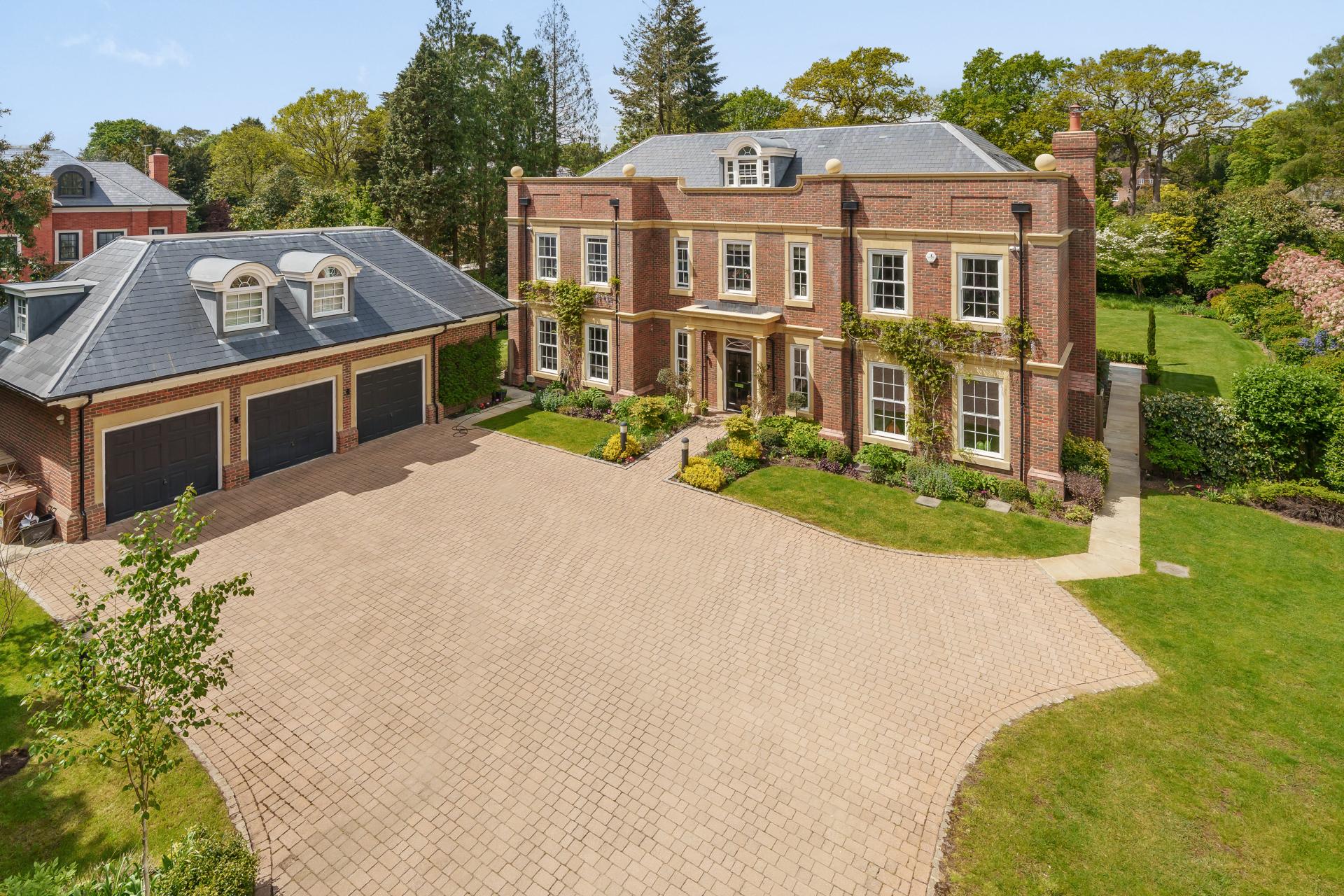 Detached House for sale with 7 bedrooms, Woodland Way, Kingswood Fine