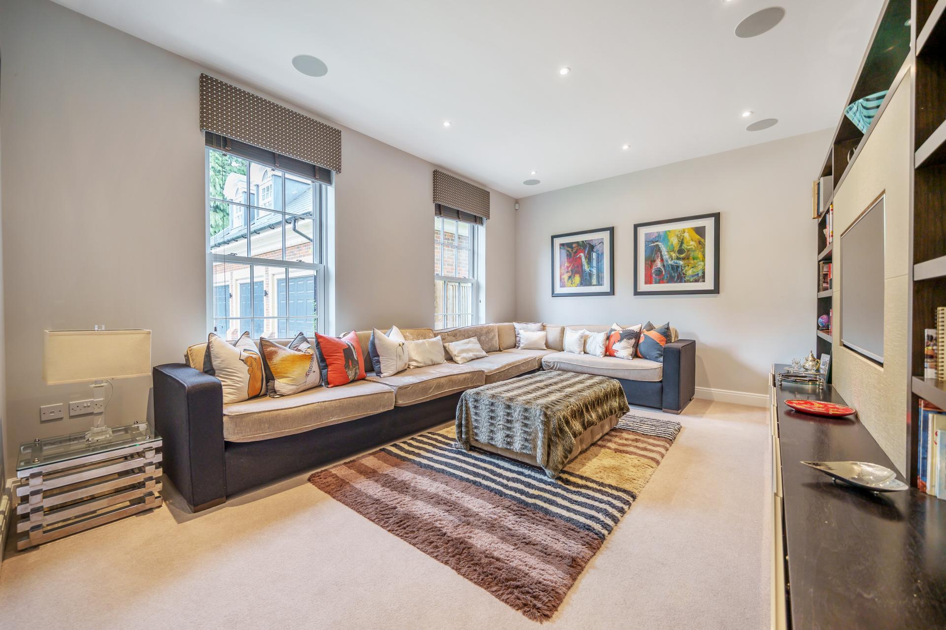 Detached House for sale with 7 bedrooms, Woodland Way, Kingswood Fine