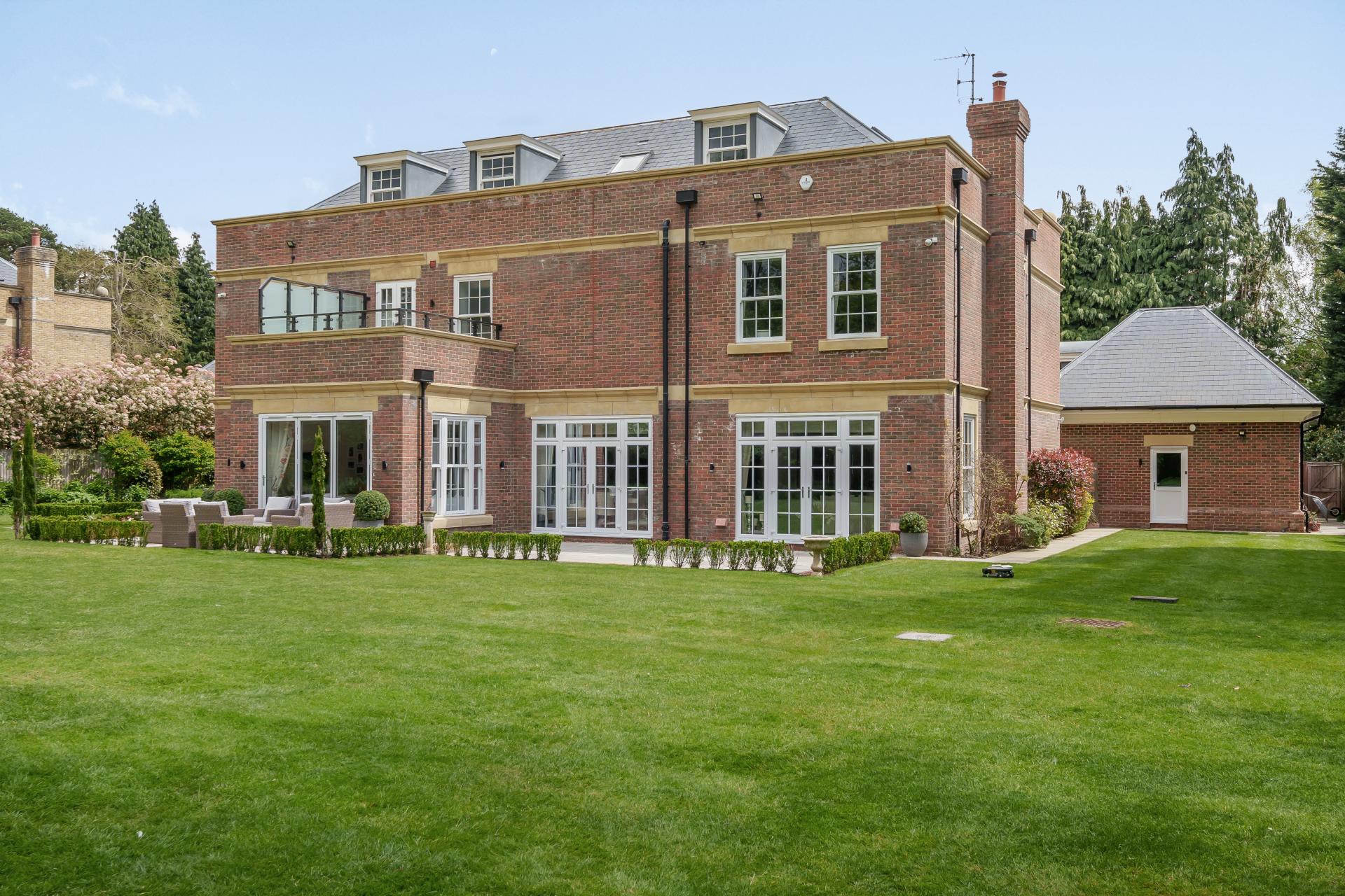 Detached House for sale with 7 bedrooms, Woodland Way, Kingswood Fine