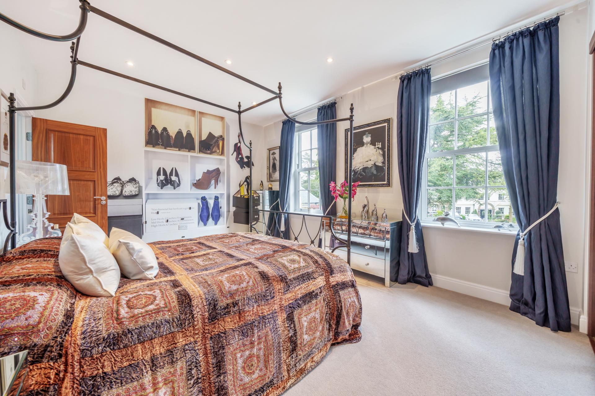 Detached House for sale with 7 bedrooms, Woodland Way, Kingswood Fine