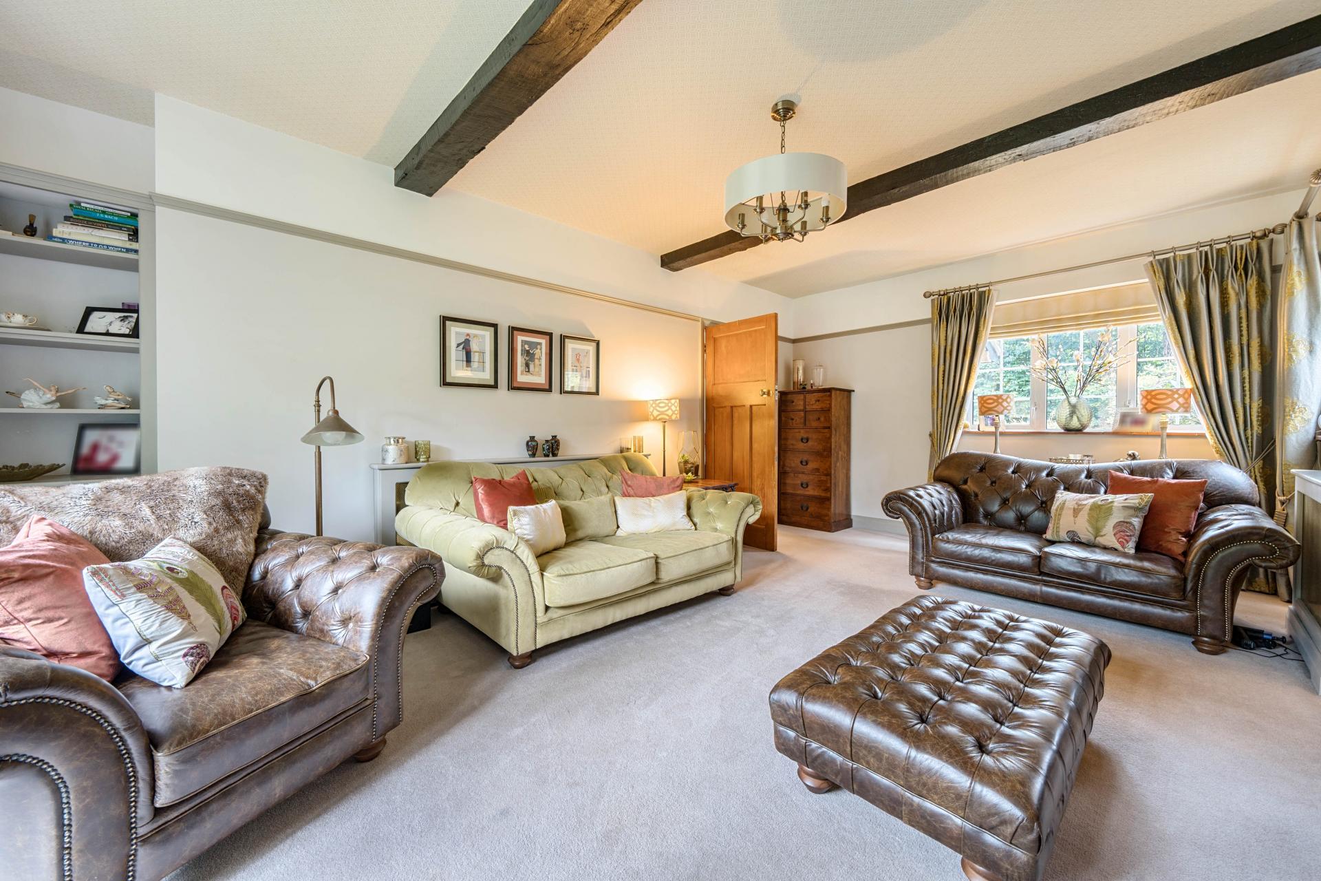 Detached House for sale with 5 bedrooms, Woodland Way, Kingswood Fine