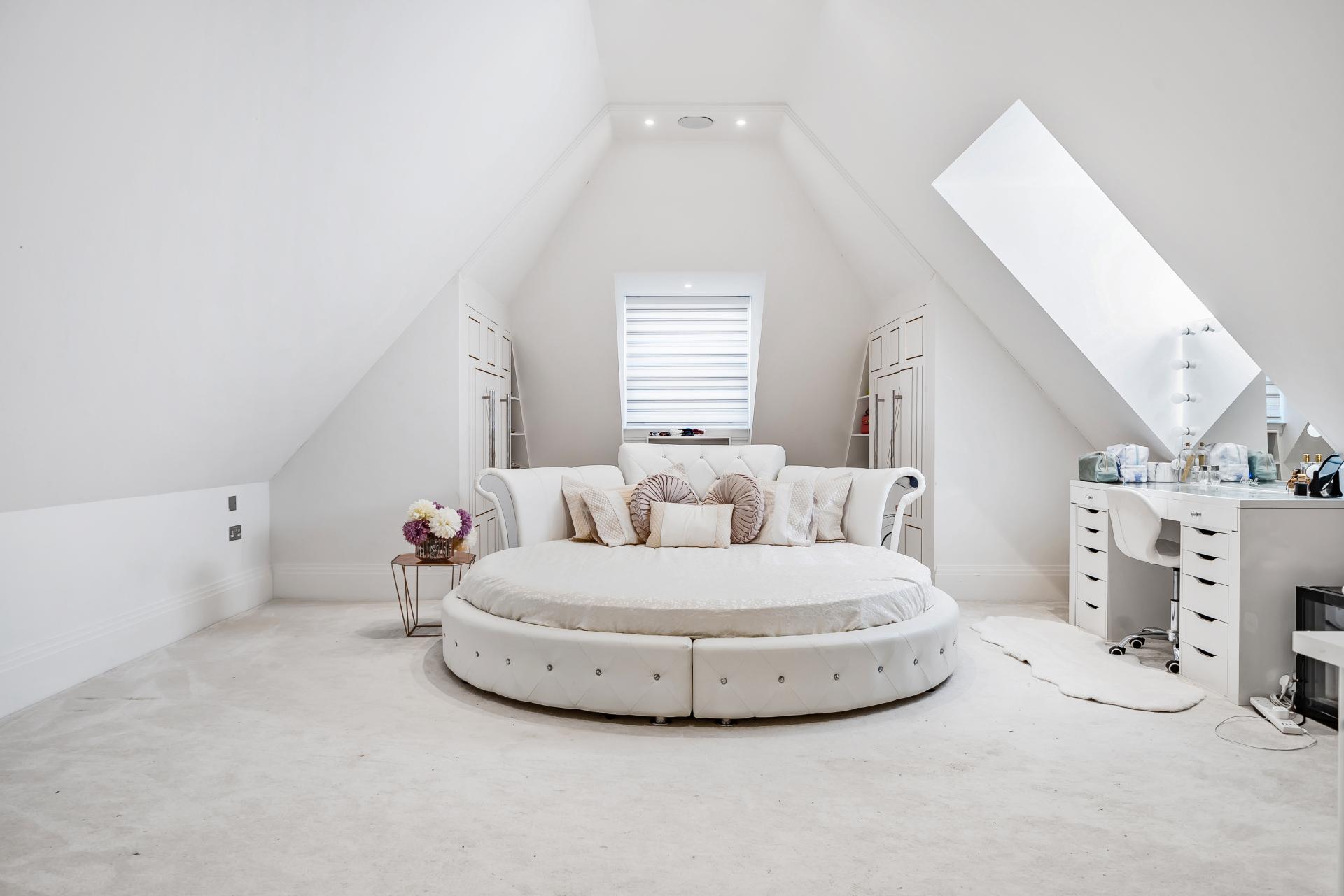 Detached House for sale with 7 bedrooms, Walpole Avenue, Chipstead