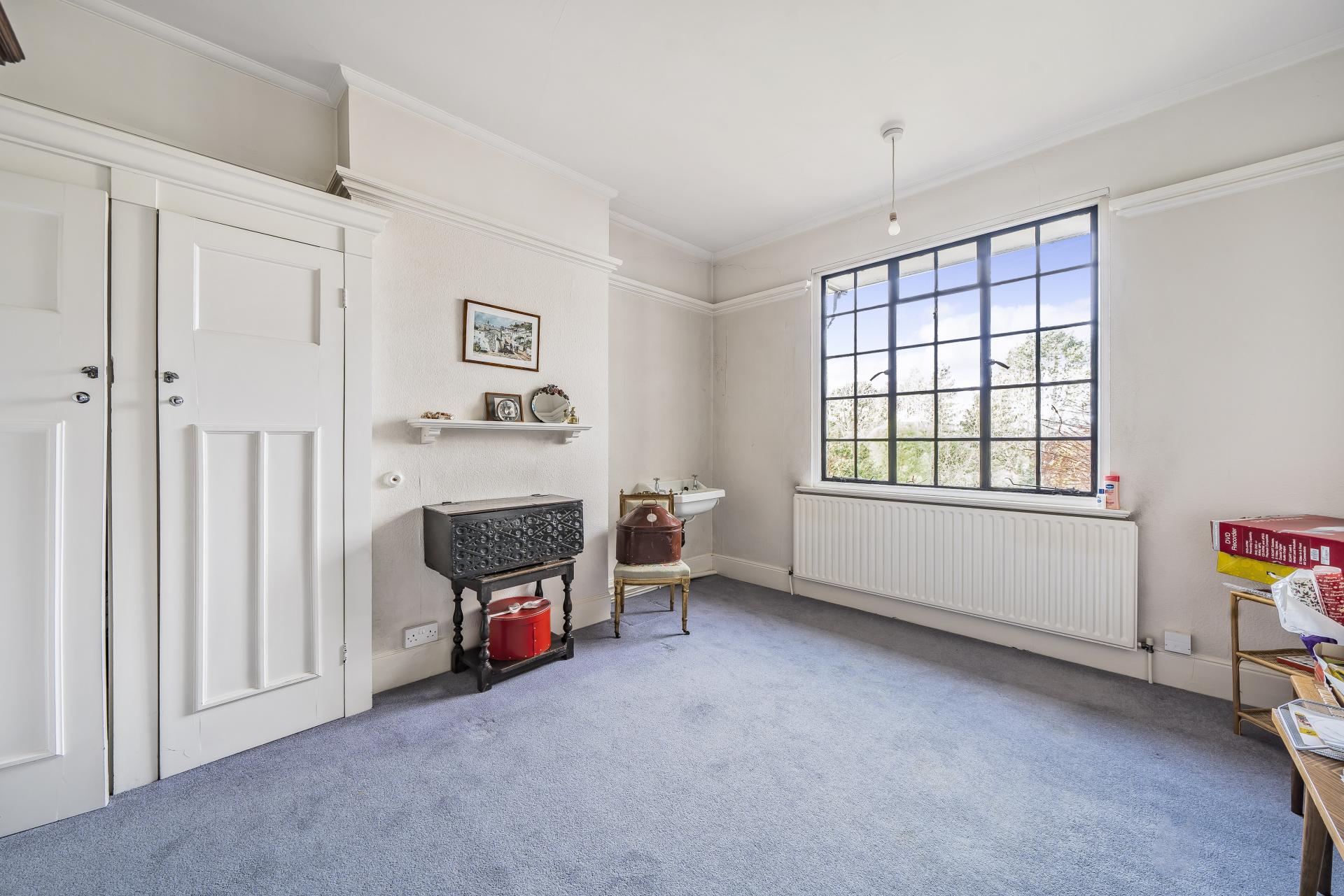 Detached House for sale with 6 bedrooms, How Lane, Chipstead Fine