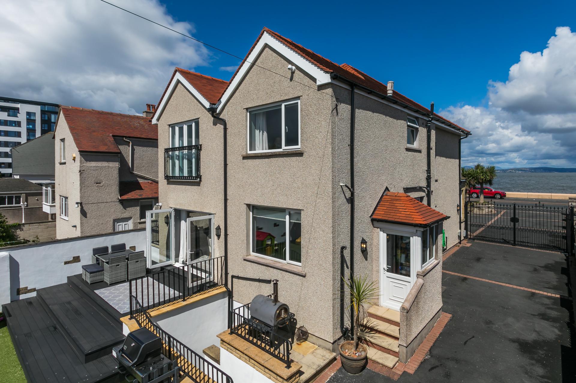 6 bedroom Detached House for sale in Morecambe