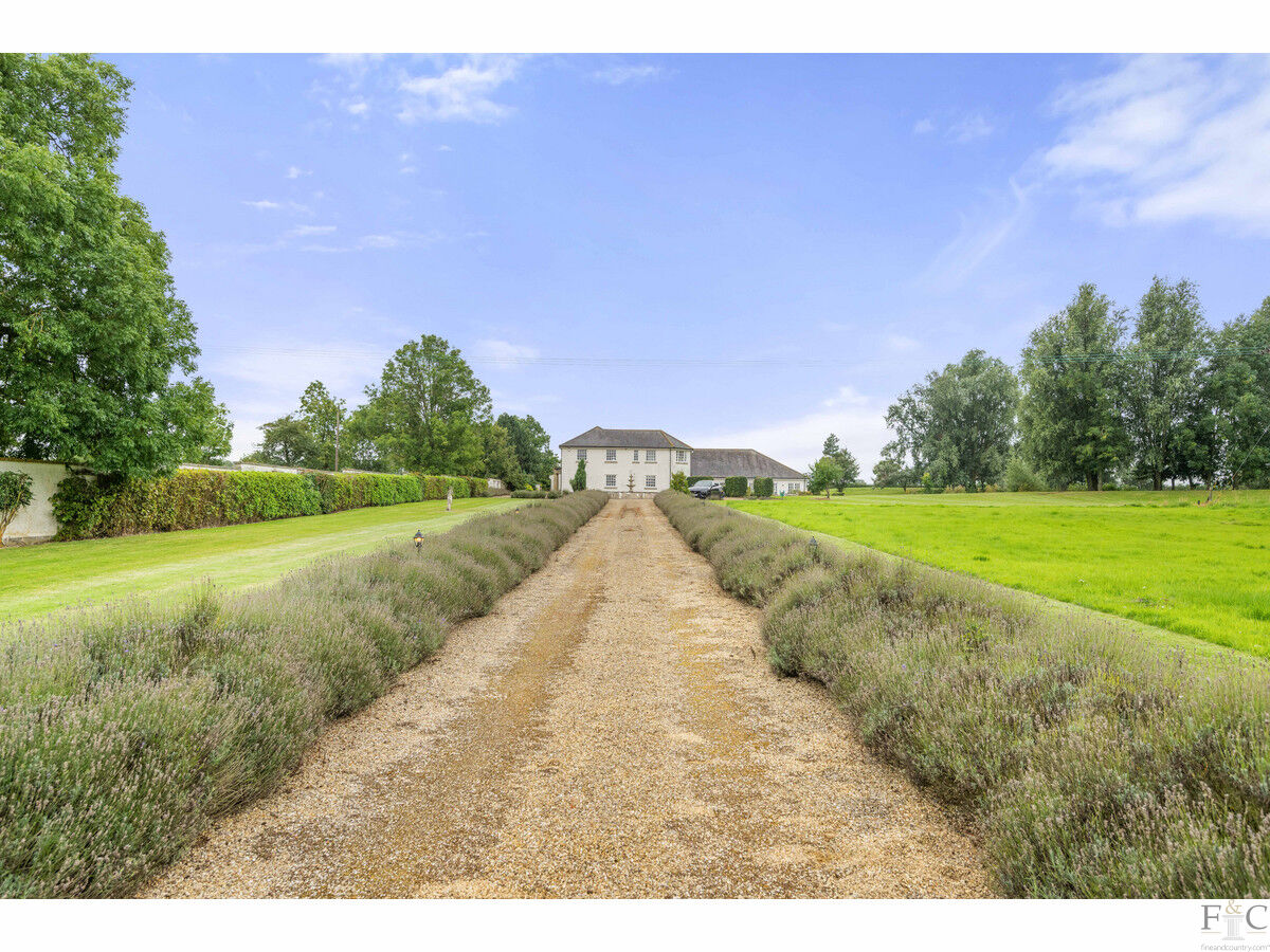 Detached House for sale with 8 bedrooms, Arnesby Road, Shearsby Fine & Country