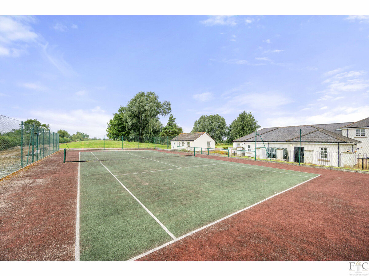 Detached House for sale with 8 bedrooms, Arnesby Road, Shearsby Fine