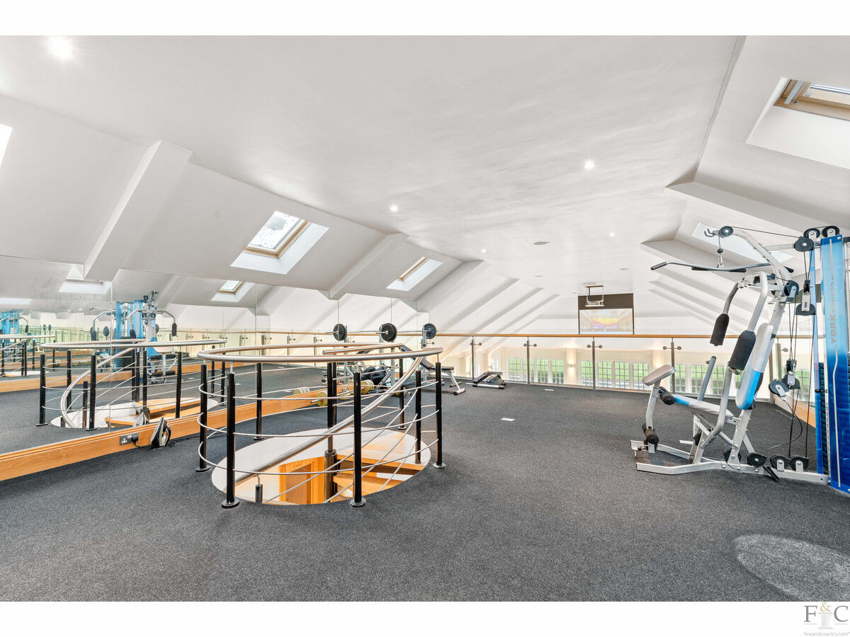 Detached House for sale with 8 bedrooms, Arnesby Road, Shearsby Fine