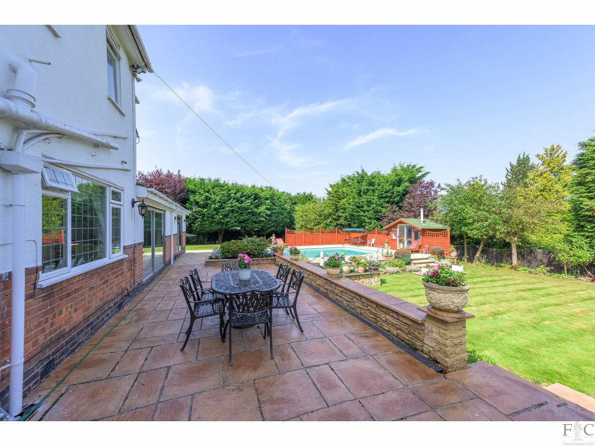 Detached House for sale with 5 bedrooms, The Broadway, Oadby Fine