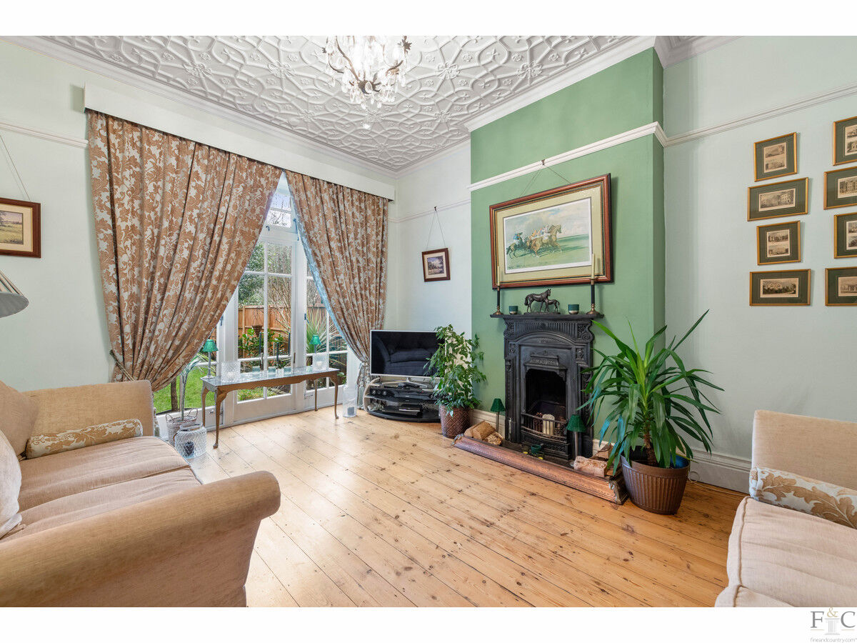 SemiDetached House for sale with 5 bedrooms, Knighton Drive, Stoneygate Fine & Country