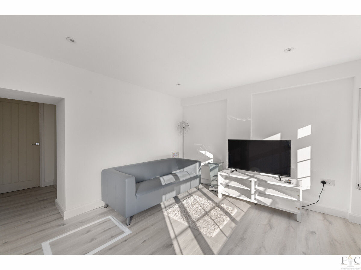 Detached House for sale with 4 bedrooms, The Fairway, Leicester Fine