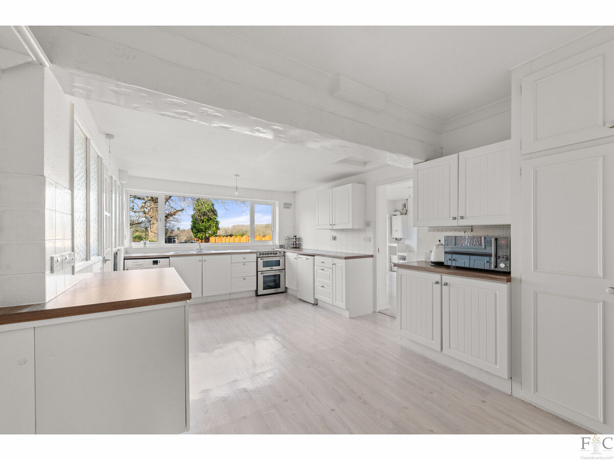 Detached House for sale with 4 bedrooms, The Fairway, Leicester Fine