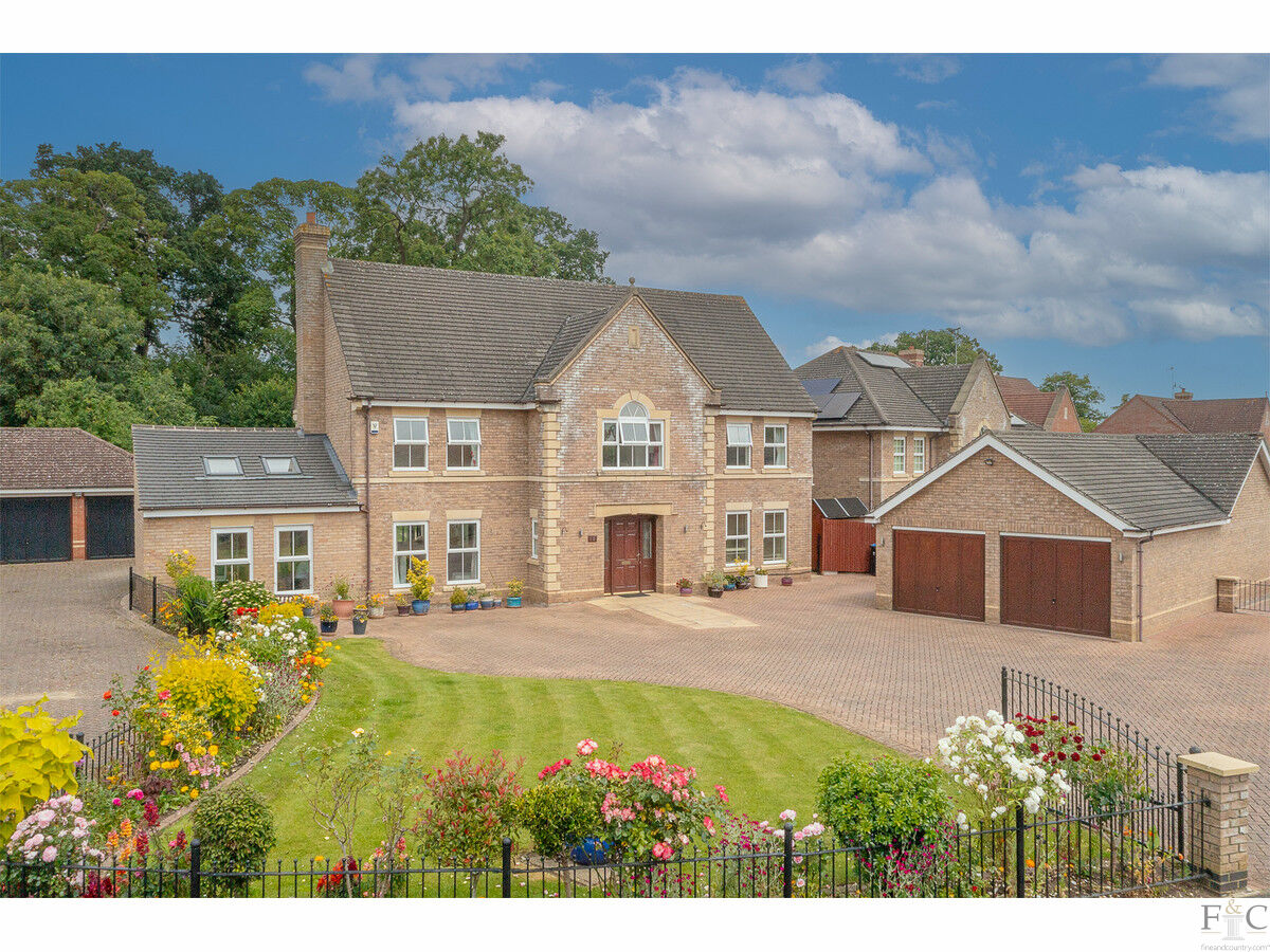 Detached House for sale with 5 bedrooms, Woodlands Close, Leicester