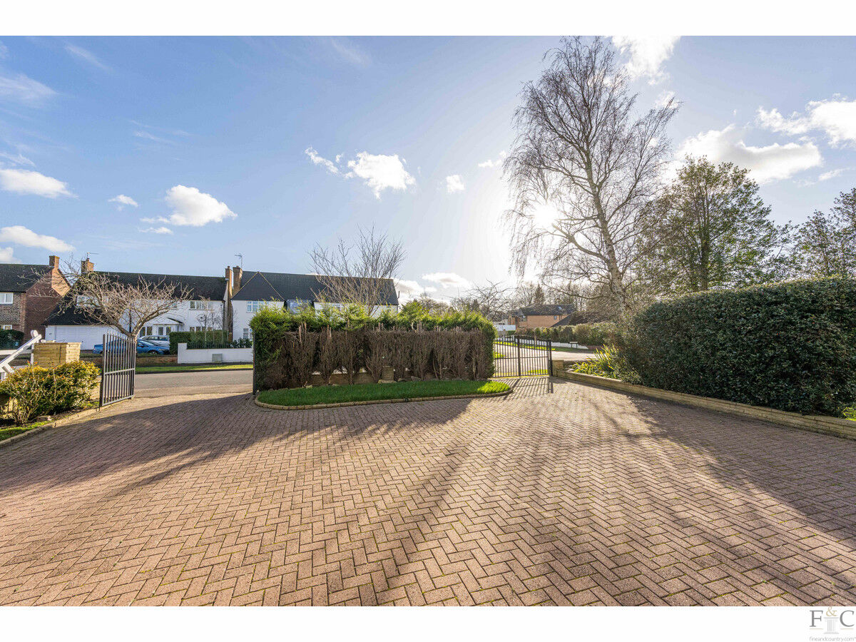 Detached House for sale with 4 bedrooms, The Fairway, Leicester Fine