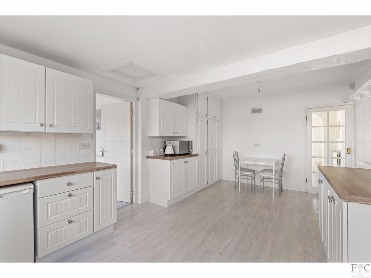 Detached House for sale with 4 bedrooms, The Fairway, Leicester Fine