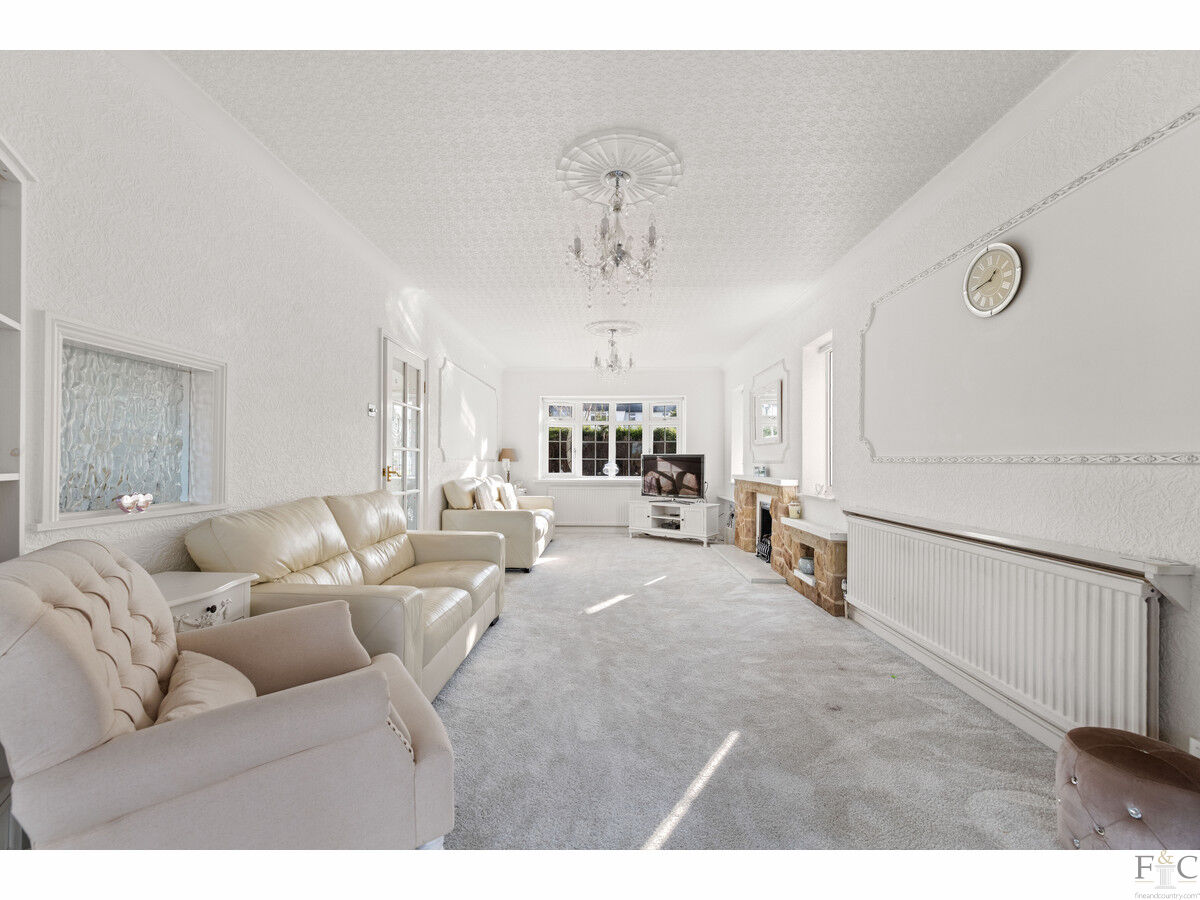 Detached House for sale with 4 bedrooms, The Fairway, Leicester Fine