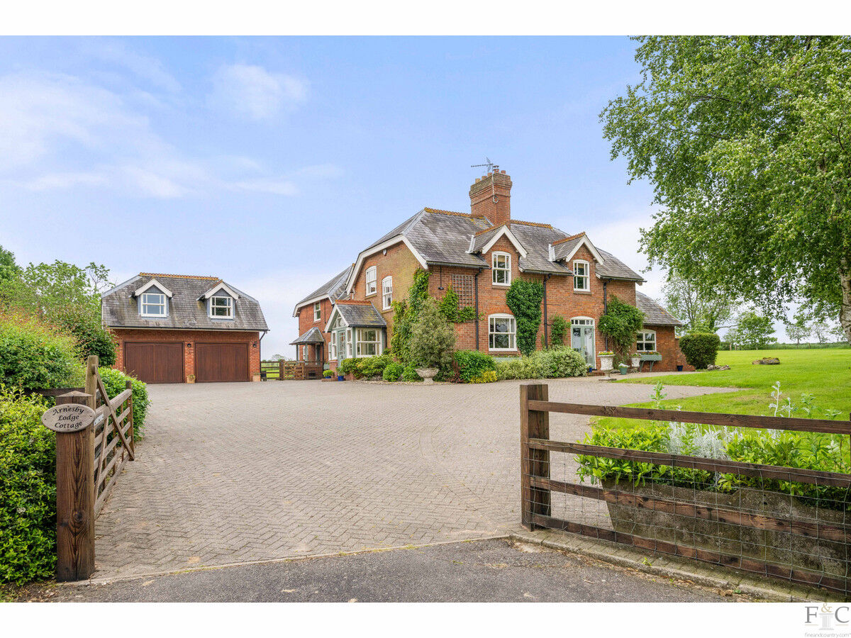 Detached House for sale with 5 bedrooms, Welford Road, Arnesby Fine