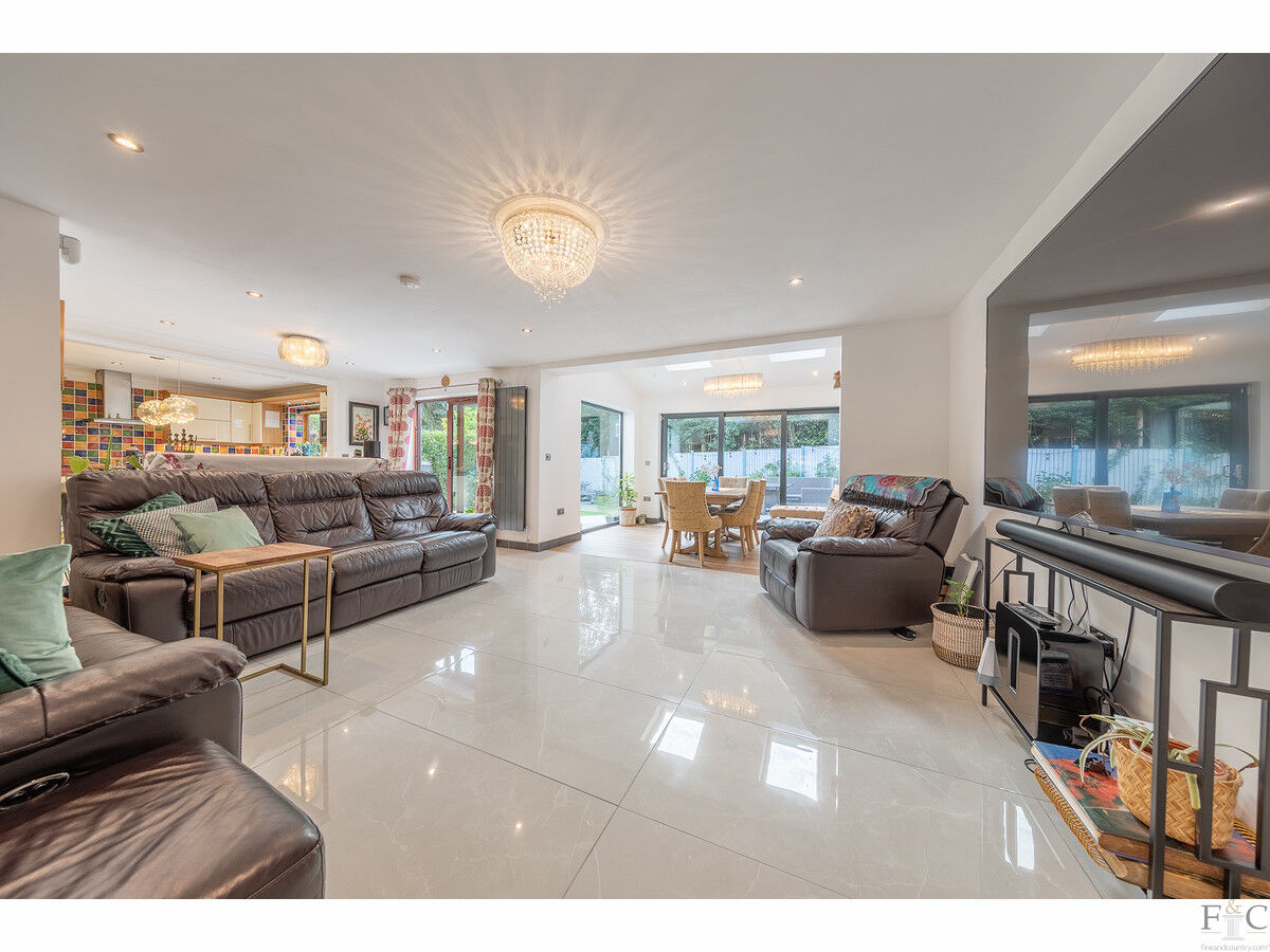 Detached House for sale with 4 bedrooms, Elms Road, Leicester Fine