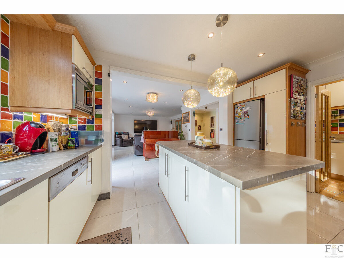 Detached House for sale with 4 bedrooms, Elms Road, Leicester Fine
