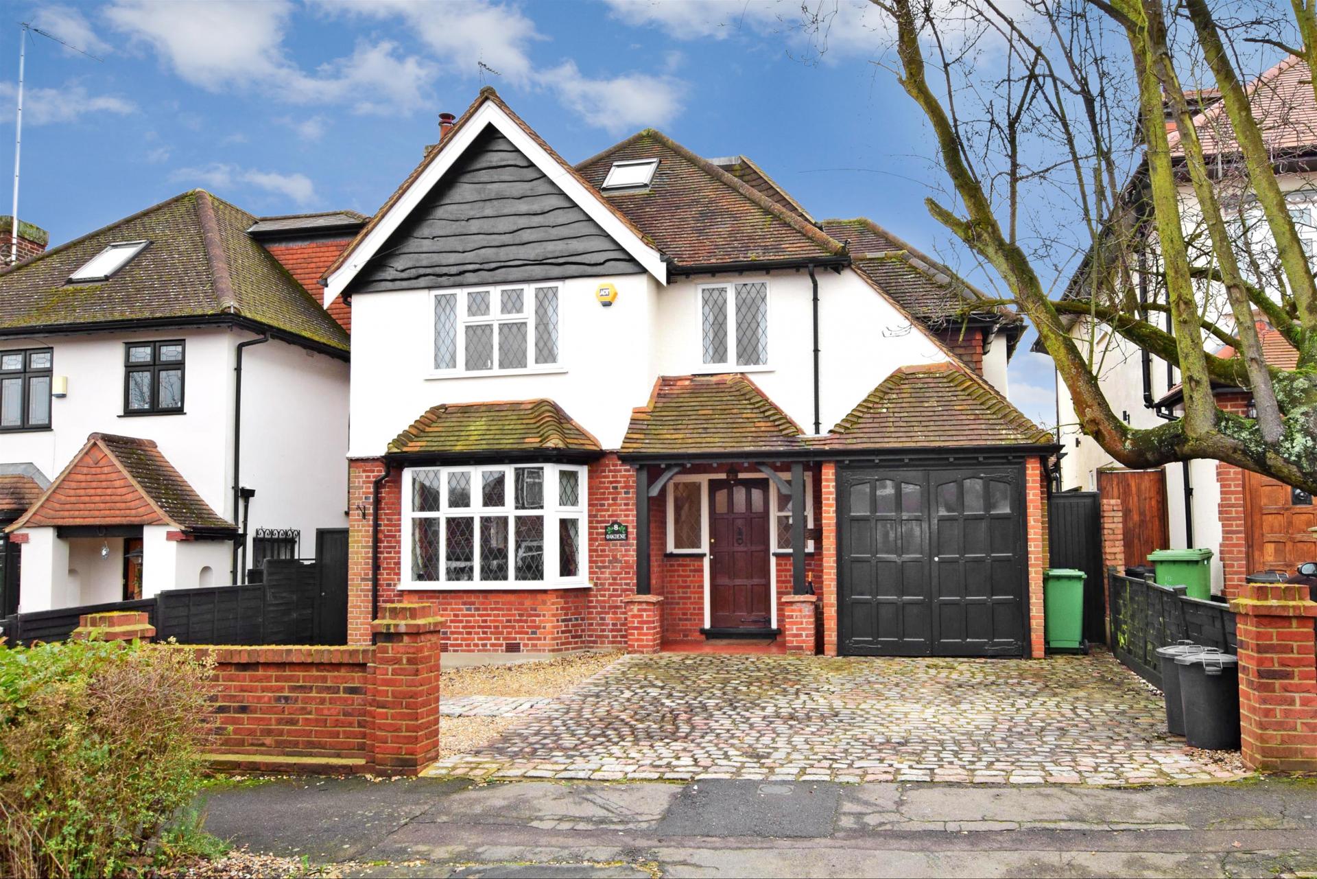 5 bedroom Detached House for sale in Woodford Green