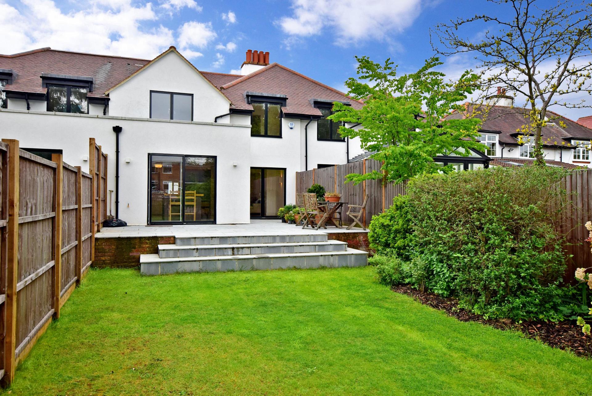 3 bedroom Terraced House for sale in Loughton