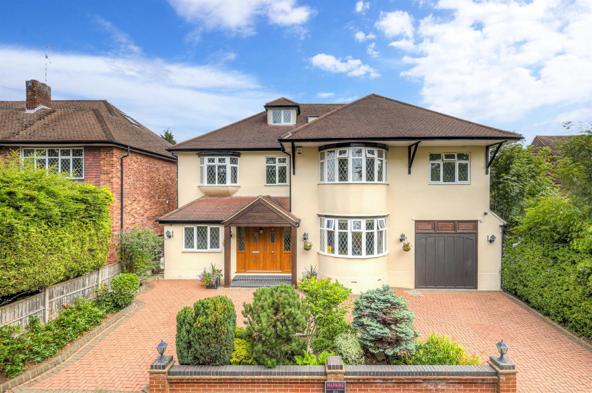 Detached House for sale with 6 bedrooms, Lee Grove, Chigwell Fine