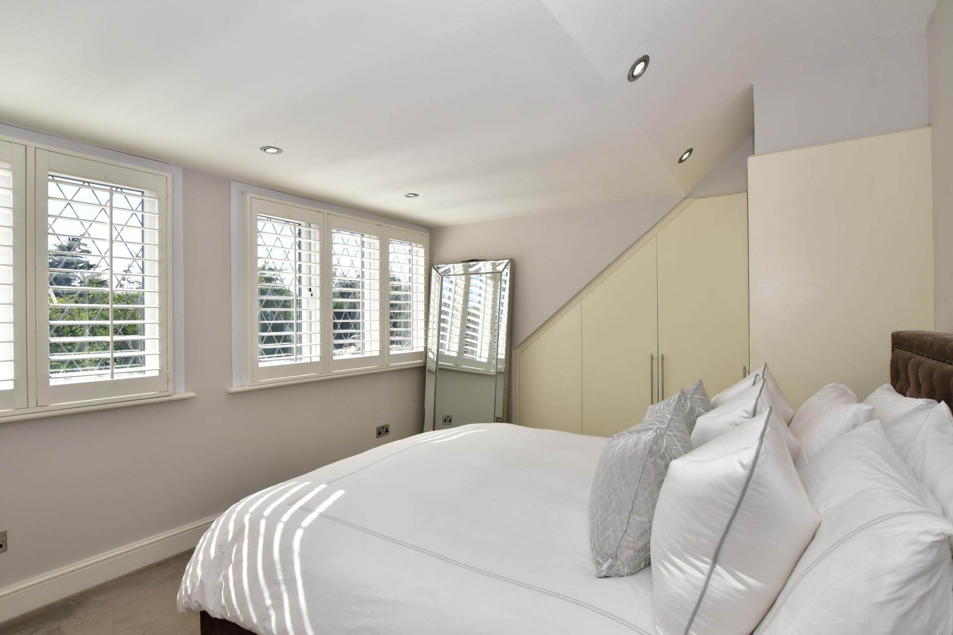 Detached Bungalow for sale with 3 bedrooms, Rats Lane, Loughton Fine