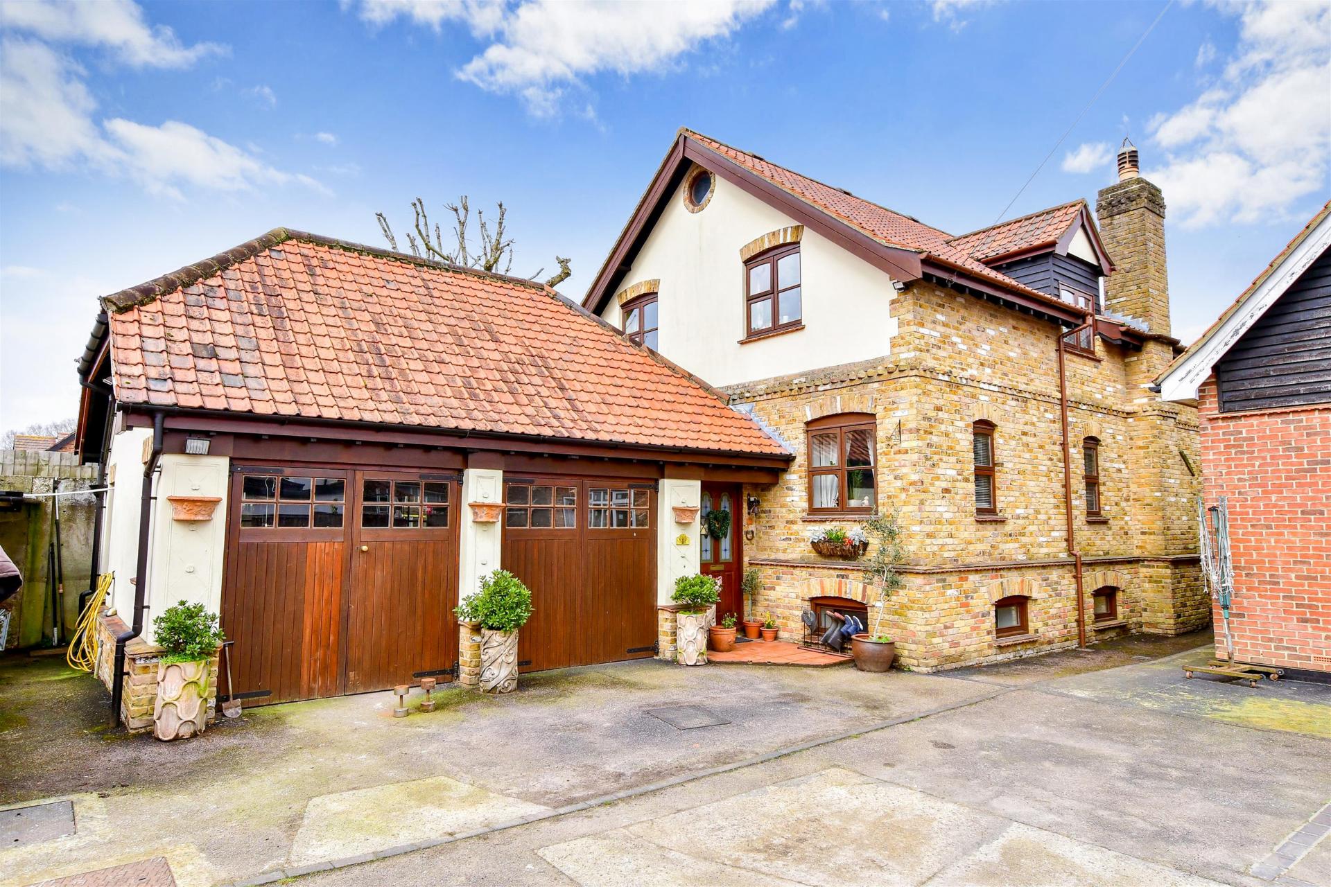 Detached House for sale with 4 bedrooms, Whiffins Orchard, Coopersale
