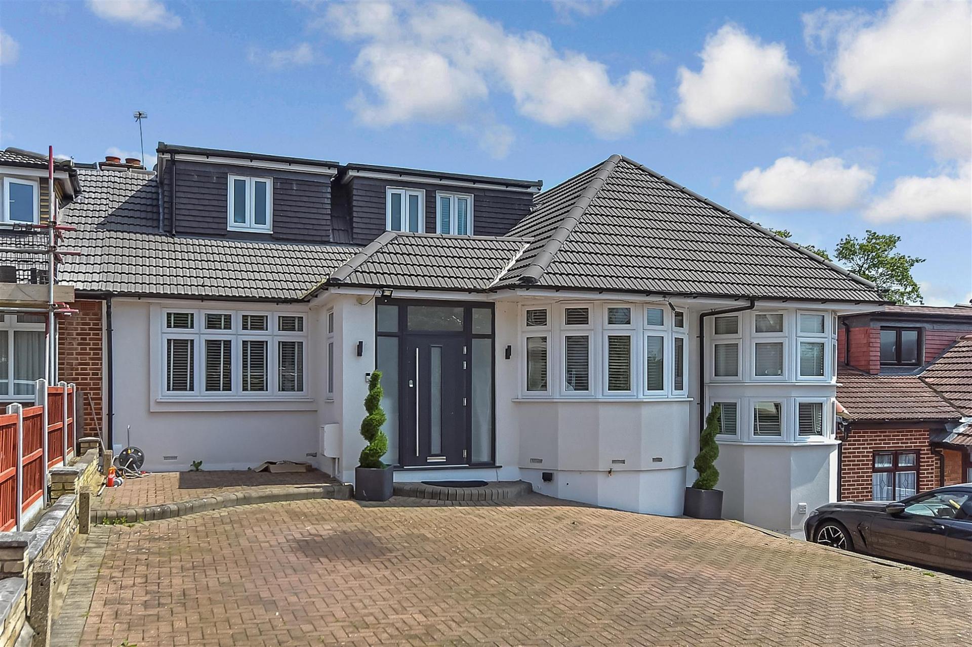 SemiDetached House for sale with 5 bedrooms, Bracken Drive, Chigwell