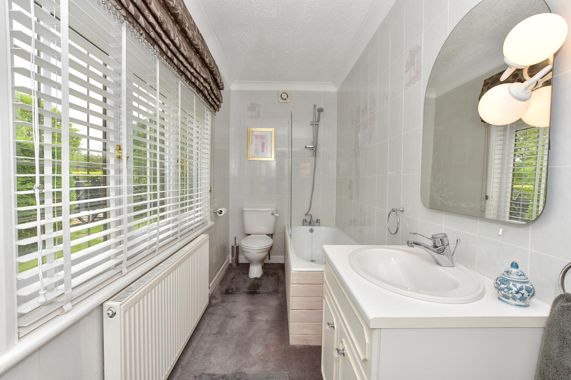 Detached Bungalow for sale with 4 bedrooms, Epping Long Green, Epping