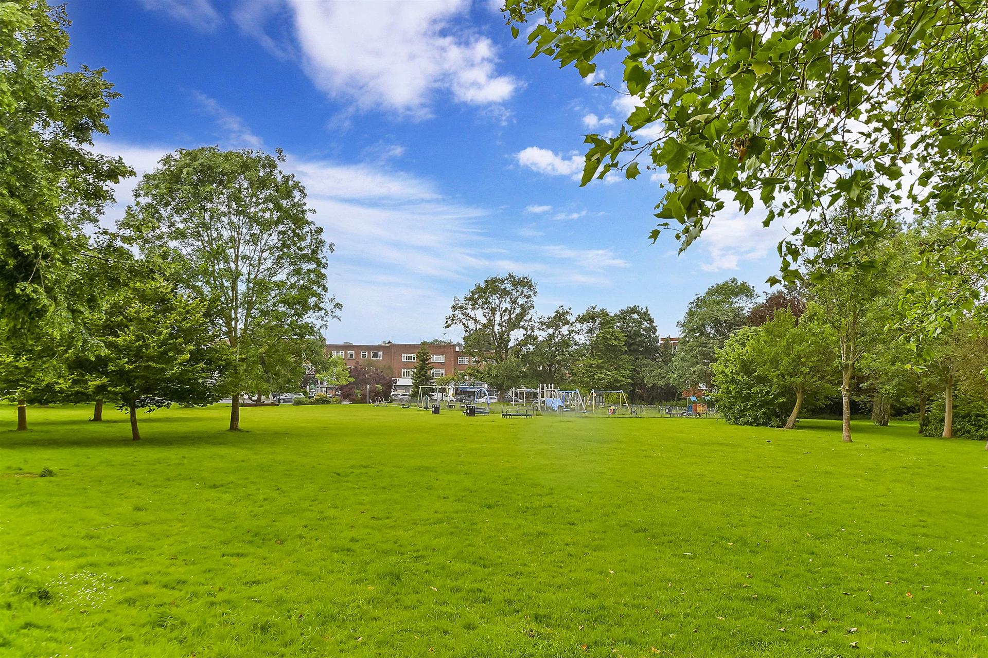 SemiDetached House for sale with 3 bedrooms, Station Road, Chigwell Fine & Country