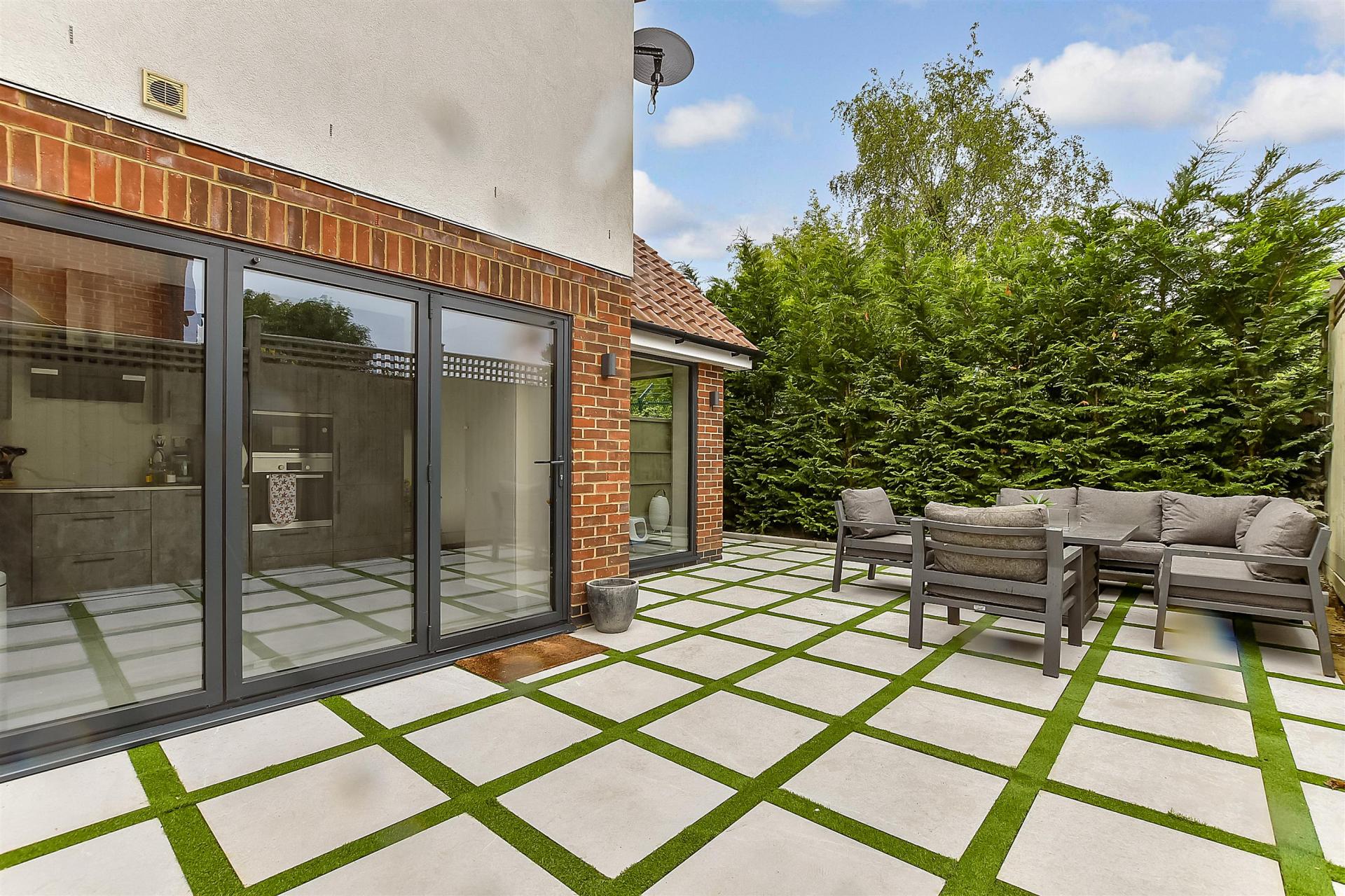 SemiDetached House for sale with 3 bedrooms, Station Road, Chigwell Fine & Country