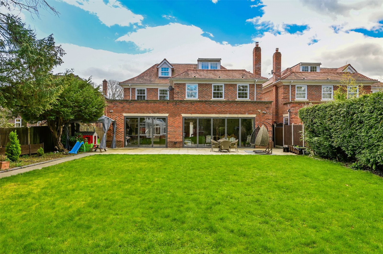 Detached House for sale with 6 bedrooms, High Beeches, Gerrards Cross