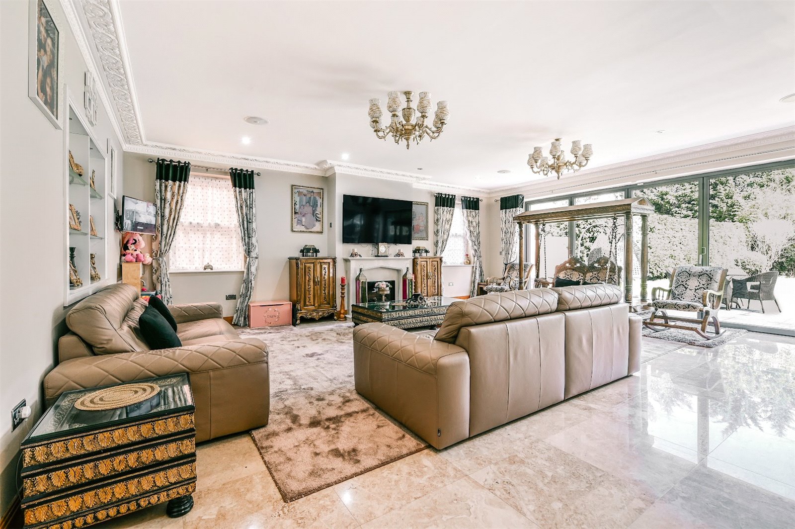 Detached House for sale with 6 bedrooms, High Beeches, Gerrards Cross