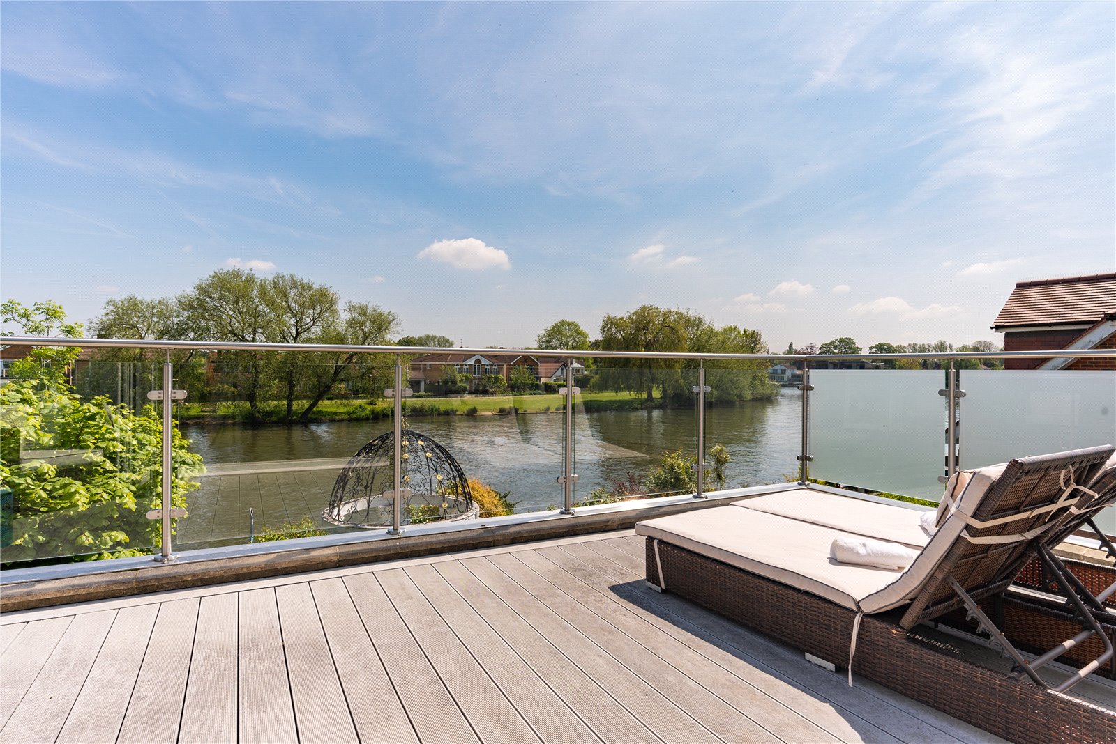 Detached House for sale with 4 bedrooms, Chertsey Lane, Staines Fine