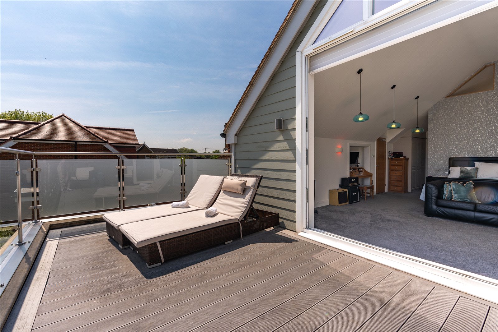 Detached House for sale with 4 bedrooms, Chertsey Lane, Staines Fine