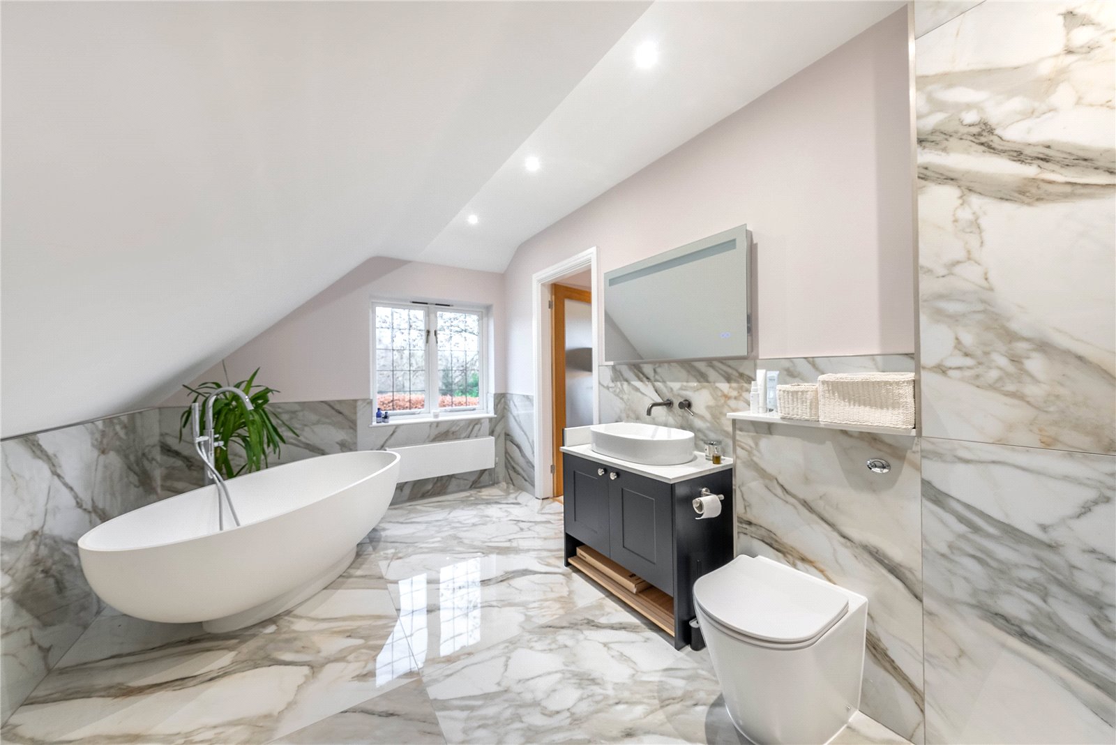 Detached House for sale with 6 bedrooms, Wonersh Common, Wonersh Fine & Country