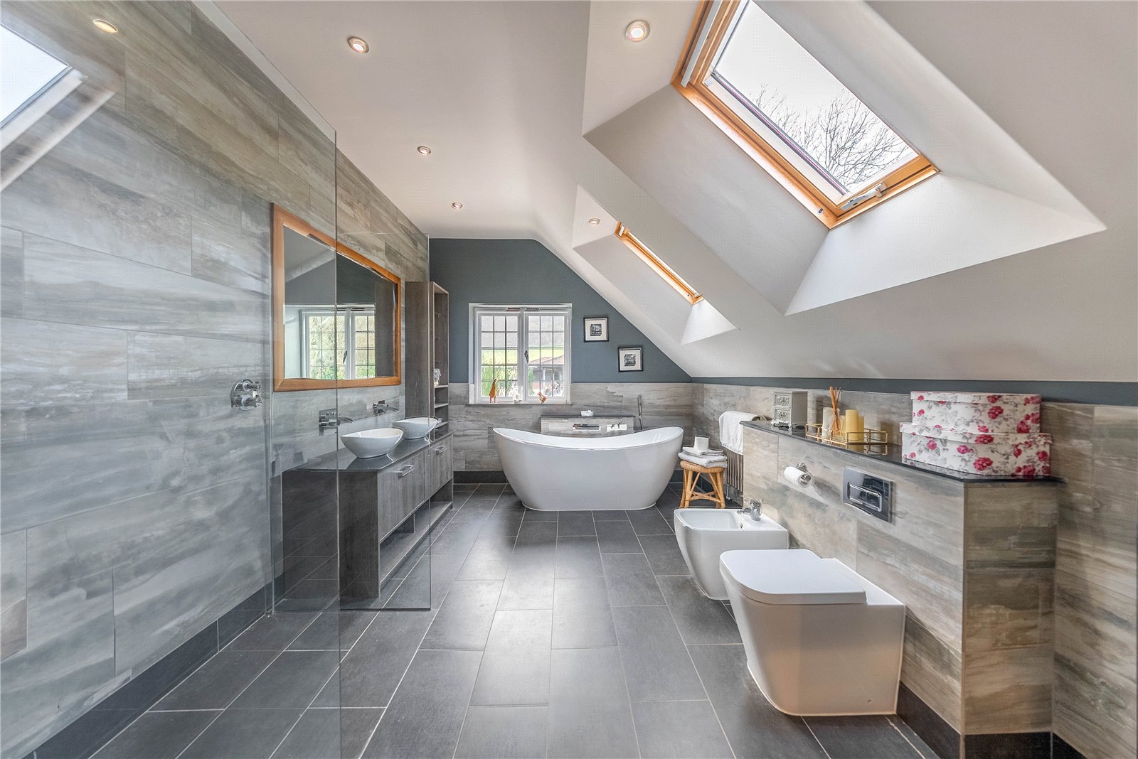 Detached House for sale with 6 bedrooms, Wonersh Common, Wonersh Fine