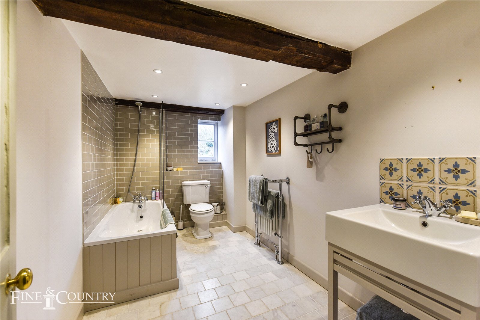 Detached House for sale with 6 bedrooms, Church Lane, Sompting Fine