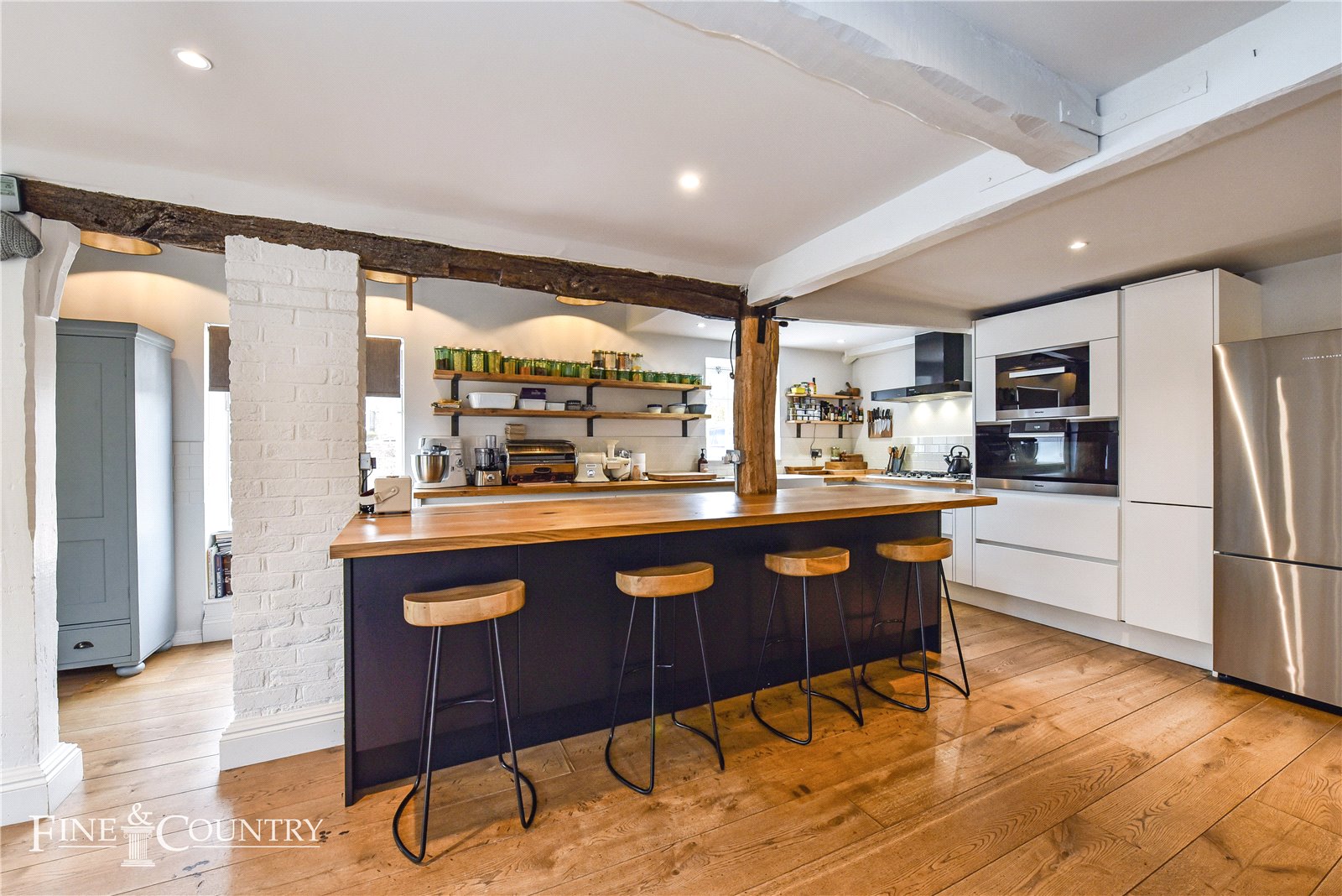 Detached House for sale with 6 bedrooms, Church Lane, Sompting Fine