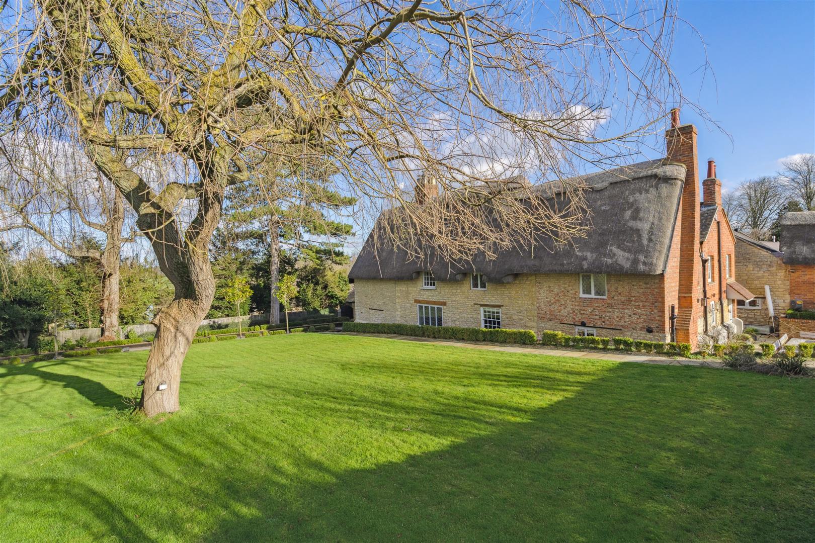 House for sale with 5 bedrooms, Gayhurst, Newport Pagnell Fine & Country