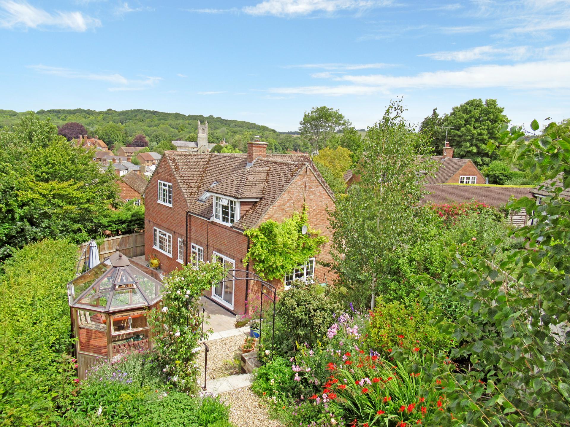 4 bedroom Detached House for sale in Lambourn