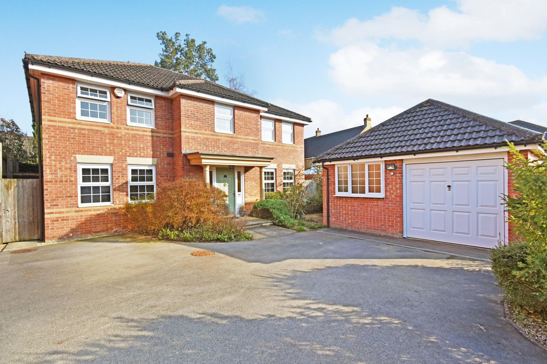 4 bedroom Detached House for sale in Newbury