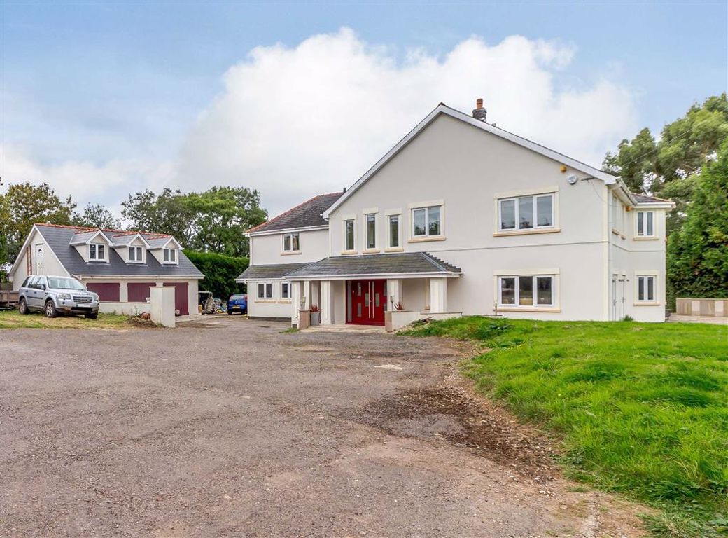 5 bedroom Detached House for sale in Llanmartin. Newport