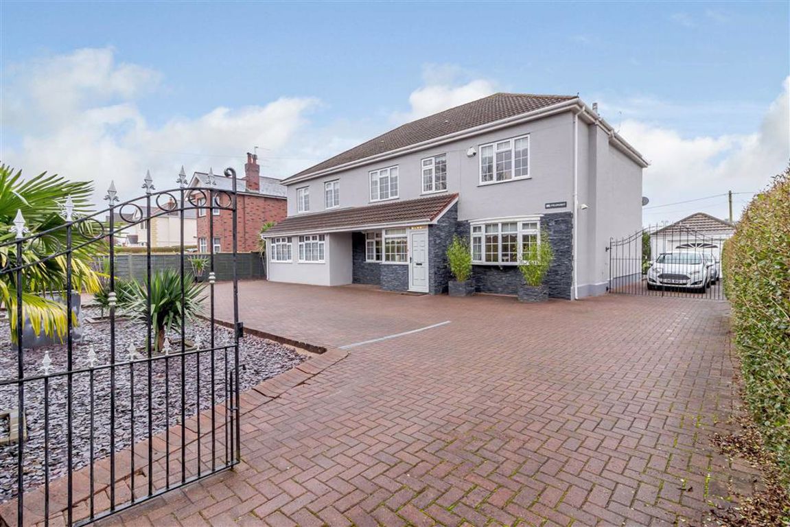 5 bedroom Detached House for sale in Langstone