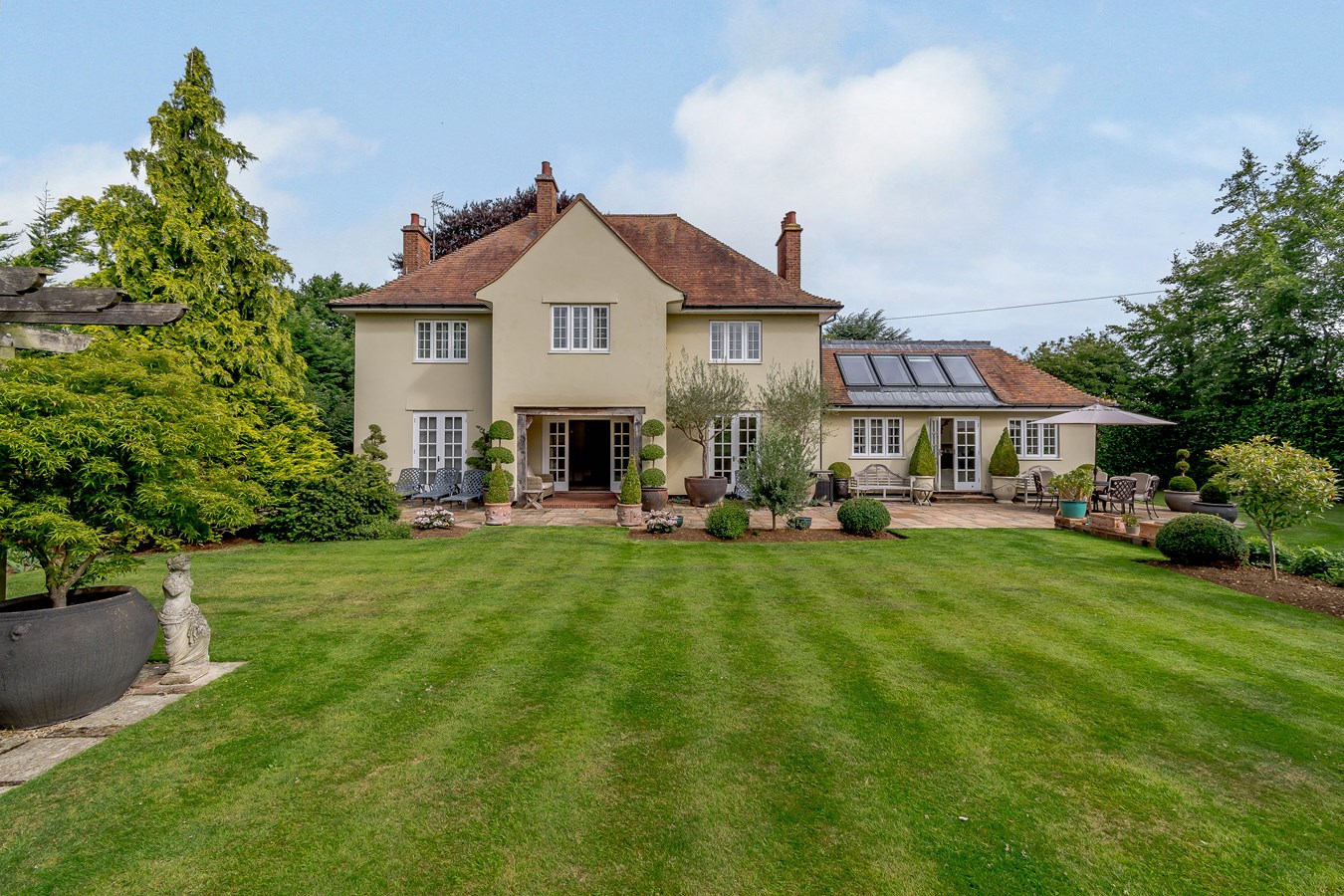 5 bedroom Detached House for sale in Hitchin