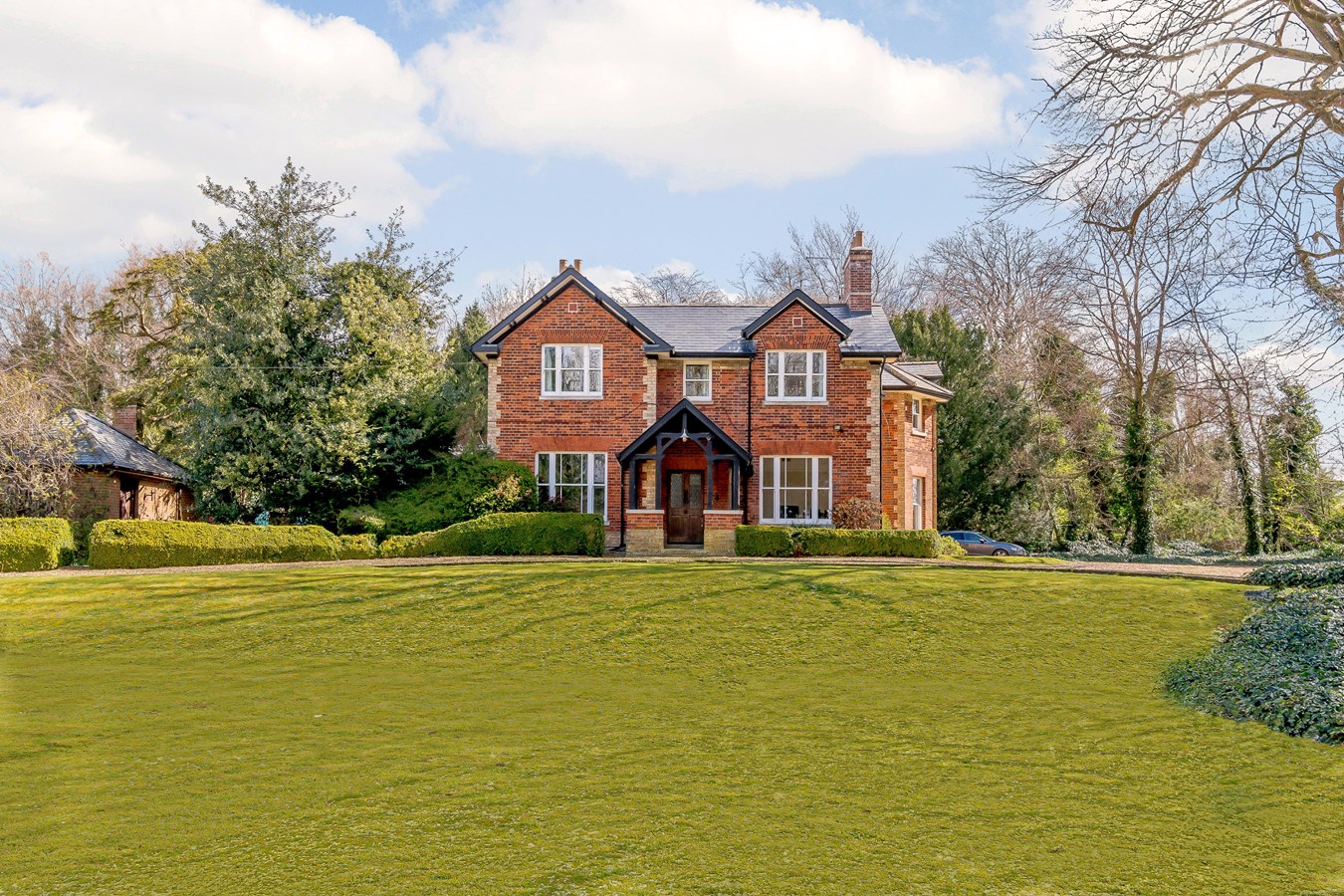 6 bedroom Detached House for sale in Baldock