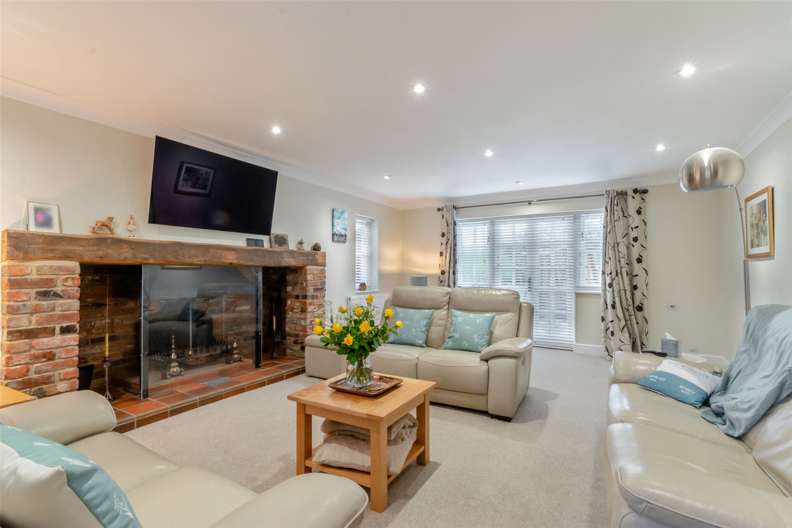 Detached House for sale with 4 bedrooms, Lower Road, Hextable Fine