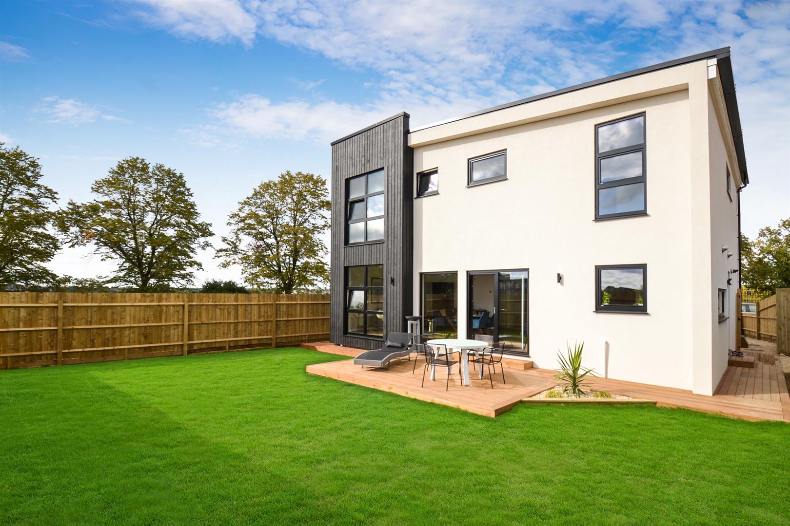 5 bedroom Detached House for sale in Bicester